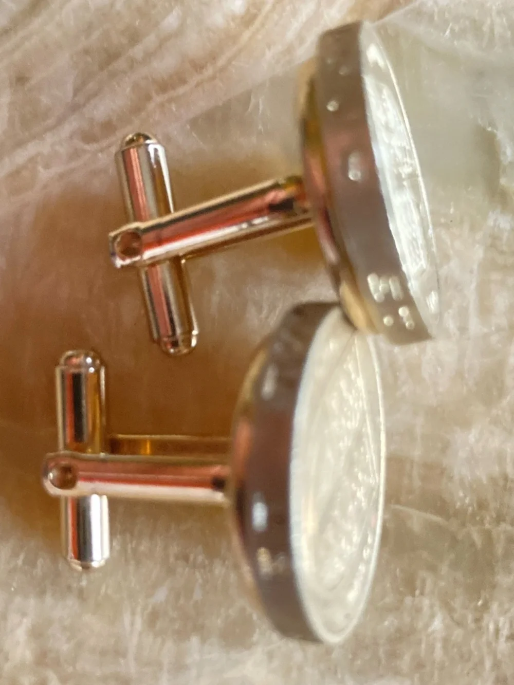 British £1 Coin Cufflinks – Royal Arms Shield Design – UK Currency